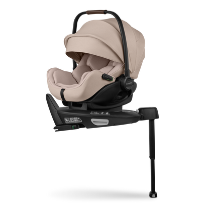 Bugaboo Otter mit 360° ISOFIX-Basis von Nuna – Babyschale mieten