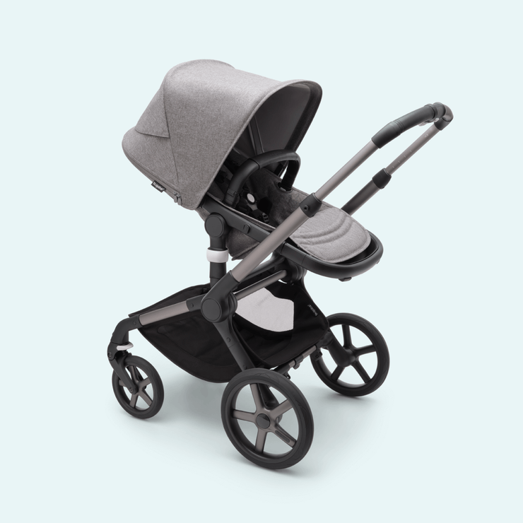 Kinderwagen_Bugaboo_Fox_5_grey_melange_Ansicht_mit_sitz_von_hinten_rechts 